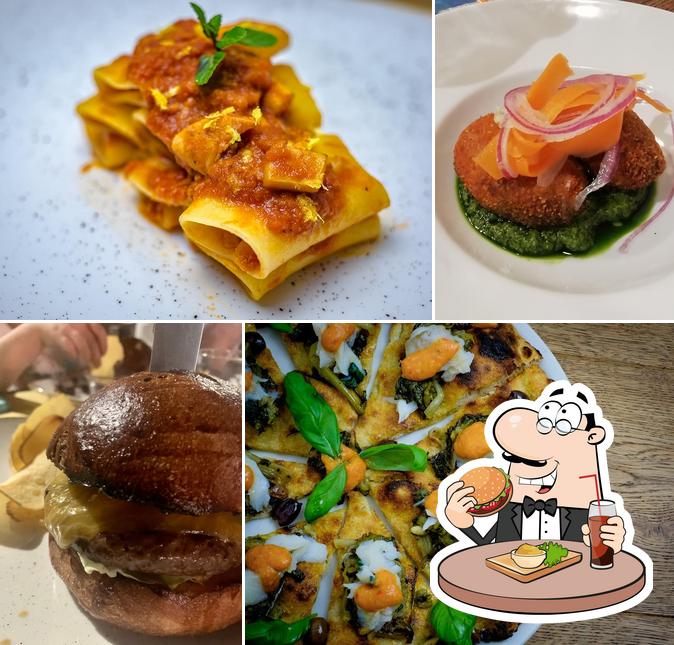Prenditi un hamburger a Favilla Pizzeria con Cucina Roma San Giovanni