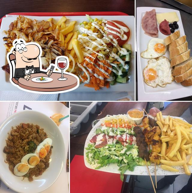 Еда в "Food Mix & Cafe"