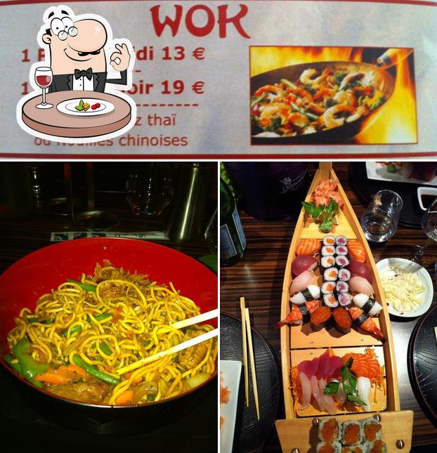 Nourriture à Sushi and wok