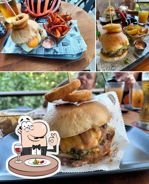 Cibo al Corner Burger Pub