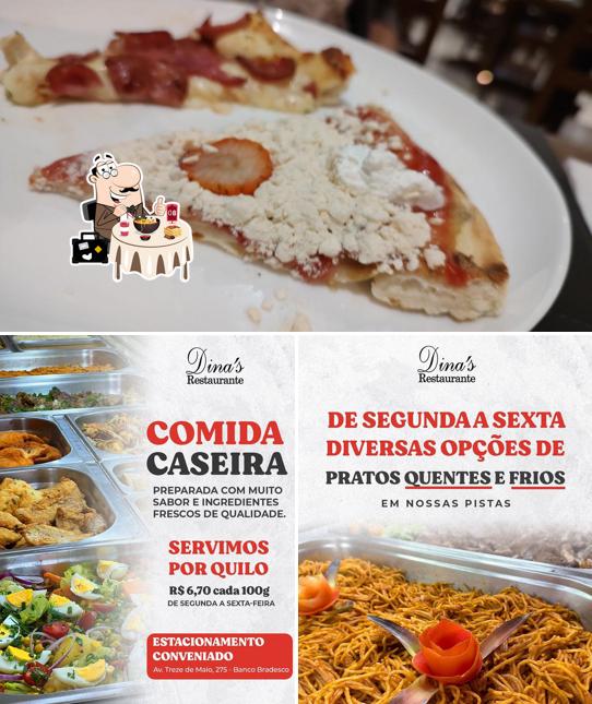 Comida em Dina's Restaurante e Pizzaria
