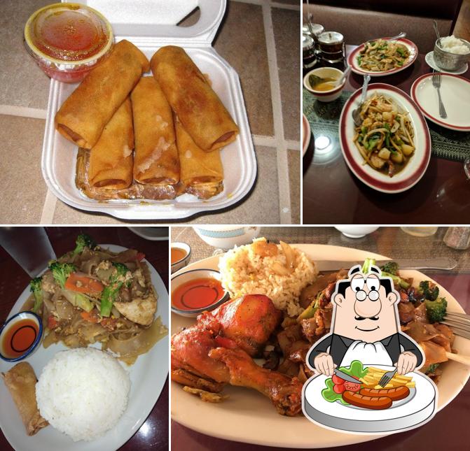 Еда в "Thai Dishes Restaurant"