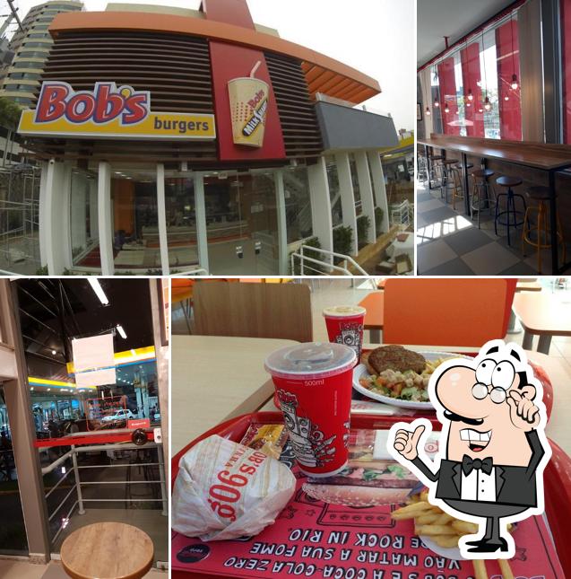 O interior do Bob's Burger - Drive Estreito