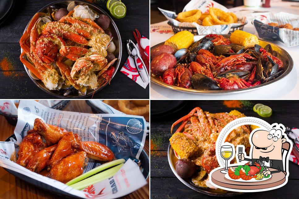 В "Crab Du Jour Xpress Cajun Seafood" вы можете попробовать разные блюда с морепродуктами