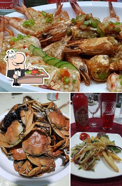 Order seafood at Novy Pekin