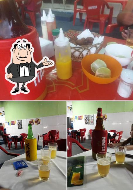 O interior do Brasileirinho Café Bar