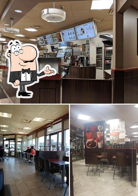 L'intérieur de Tim Hortons