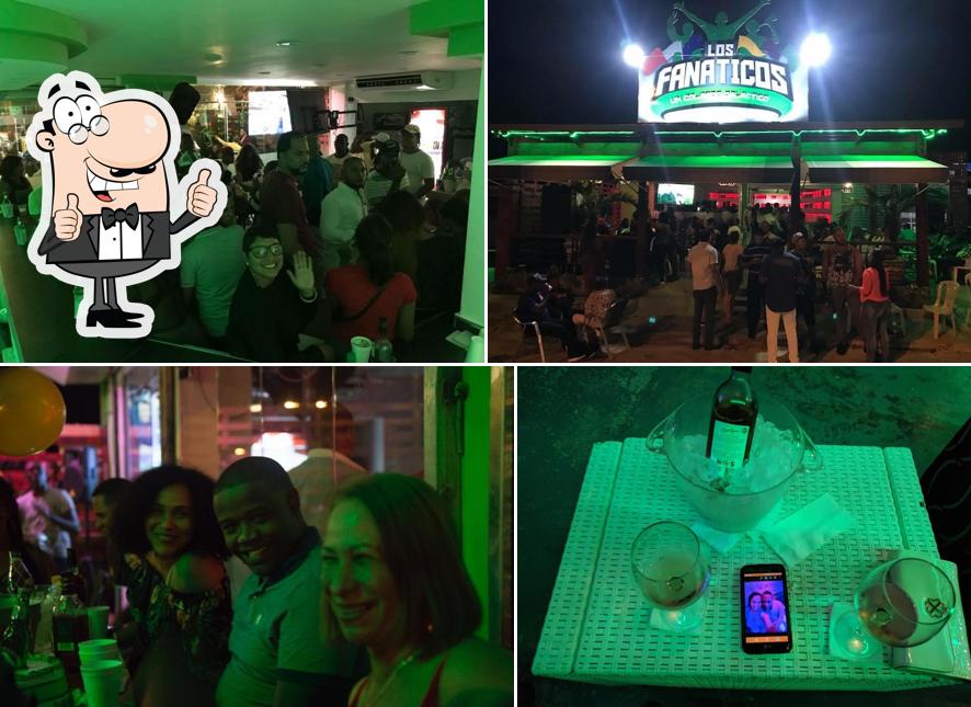 Los Fanaticos Sport Bar, Santo Domingo, G3XG+WVF Restaurant reviews