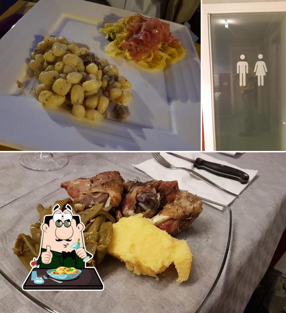 Это фотография, где изображены еда и внутреннее оформление в Ristorantino Ai Sapori