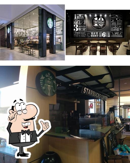 L'intérieur de Starbucks