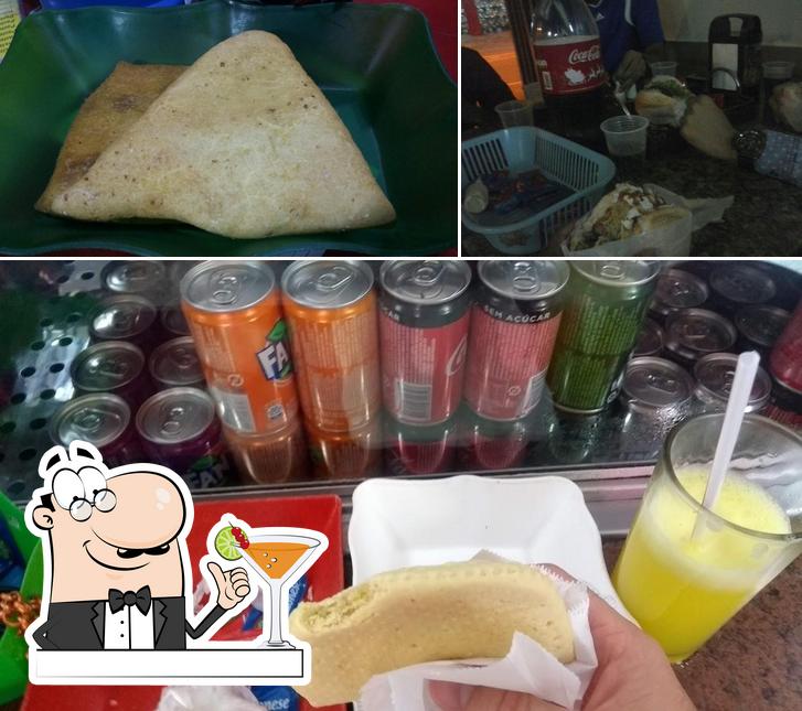 O Curiango Lanches se destaca pelo bebida e comida