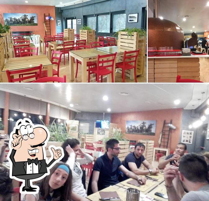 Entre la variedad de cosas que hay en Eat Parade laRosa diDario también tienes interior y exterior