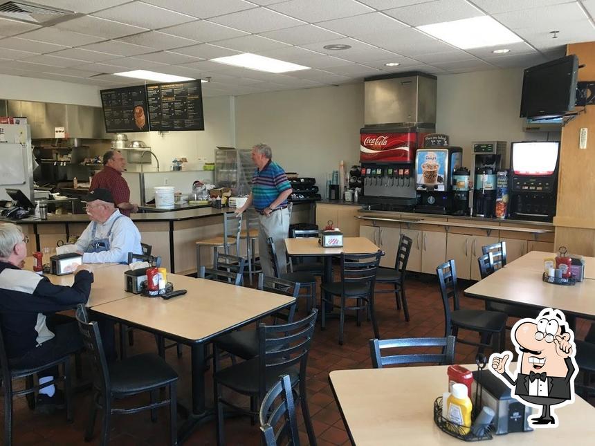 HyVee Grocery Store in Eldora Restaurant menu and reviews