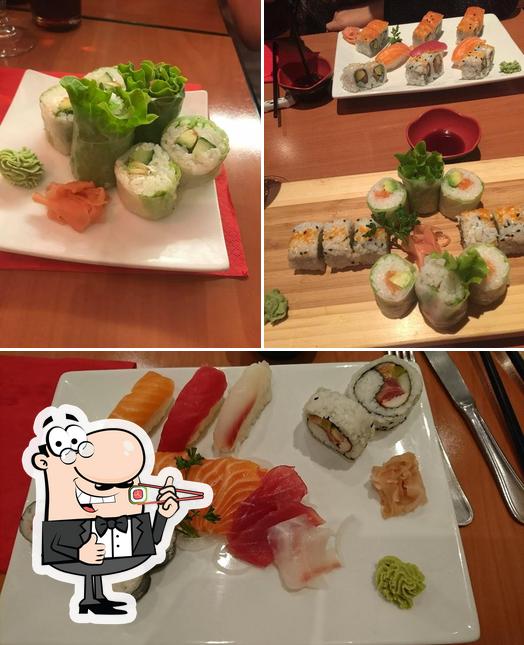 SHOGUN Sushi te ofrece rollitos de sushi