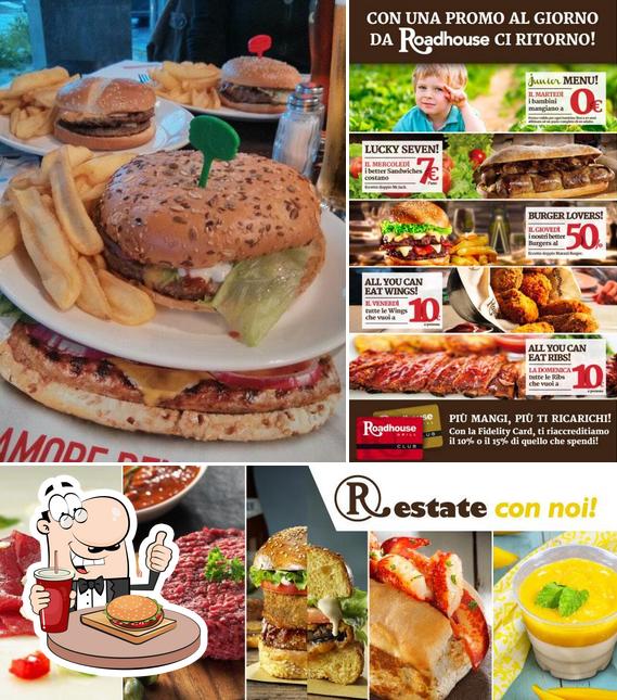 Ordina un hamburger a Roadhouse Agrate Brianza