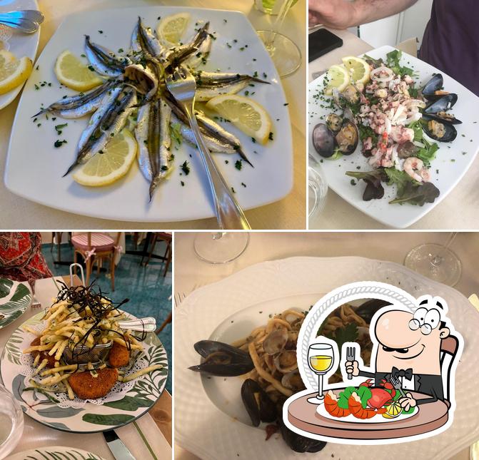 La capannina ristorante offers a range of seafood meals