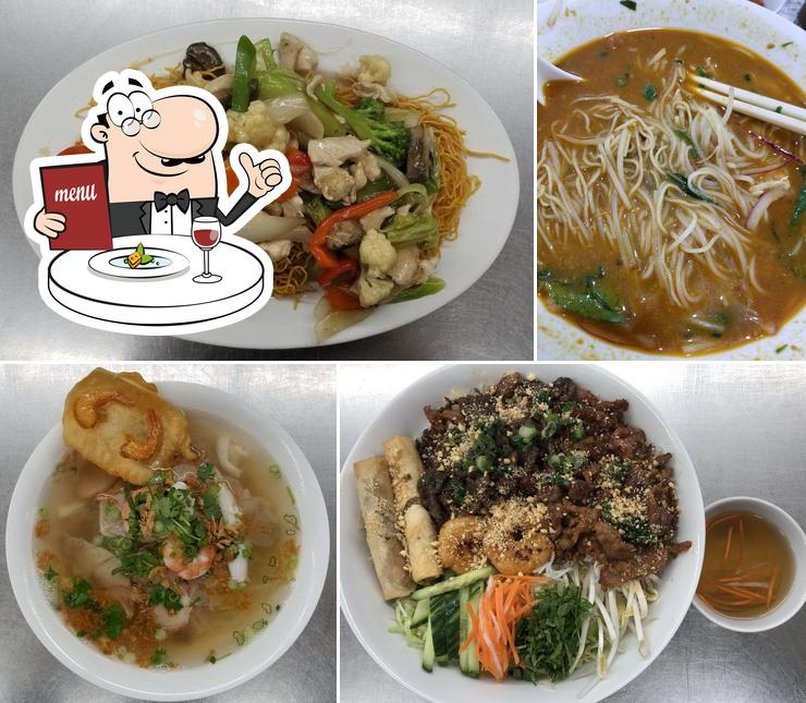 Food at Pho Cuu Long Restaurant