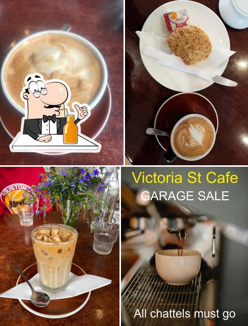 Disfrutra de tu bebida favorita en Victoria St Cafe