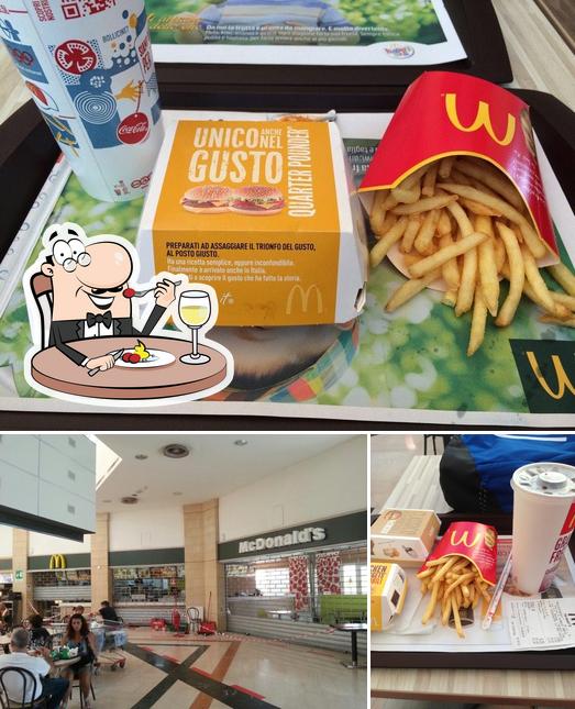 Tra le diverse cose da McDonald's si possono trovare la cibo e interni