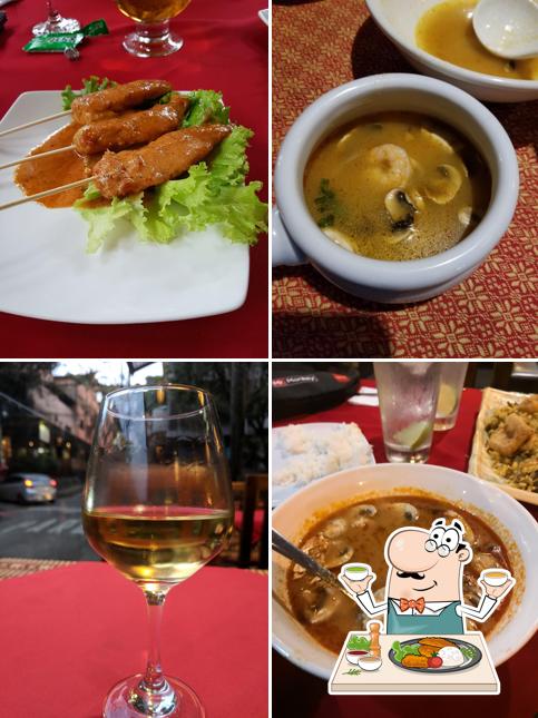 Comida en Restaurante Royal Thai