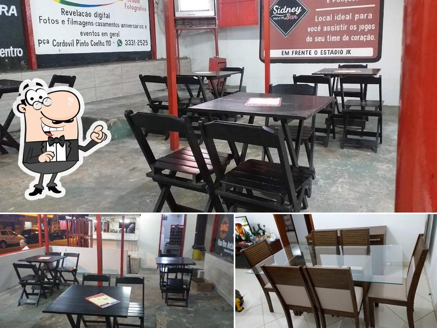 O interior do Corujão Lanches