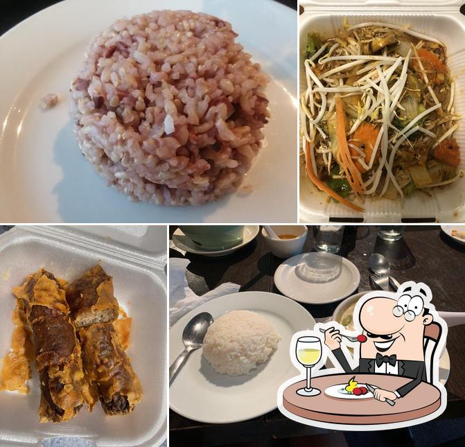 J's Noodles & New Thai in Denver Restaurant menu and reviews