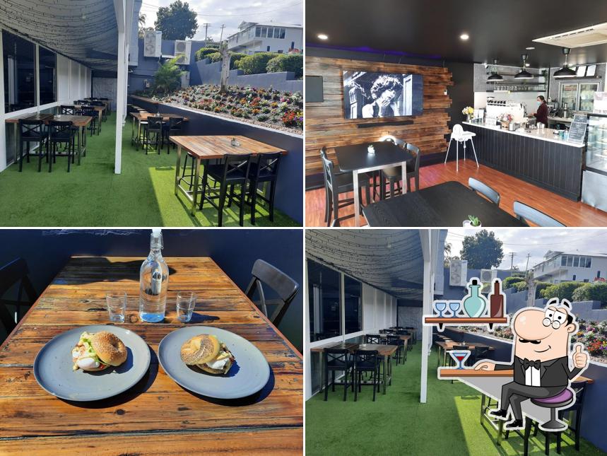 Topdog Gourmet in Wooloowin Restaurant menu and reviews