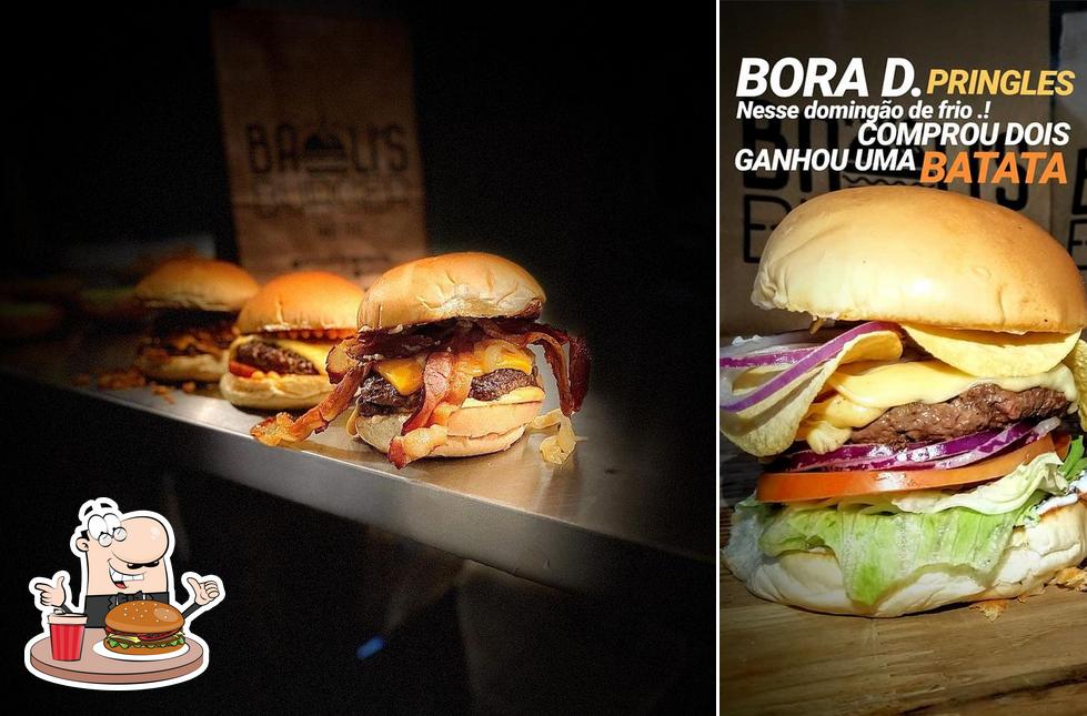 Peça um hambúrguer no Bali's Burger