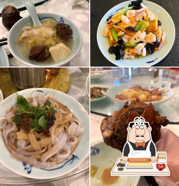 Wan Fu Yuan Restaurant Newmarket 万福源哈尔滨饭店 te ofrece distintos postres