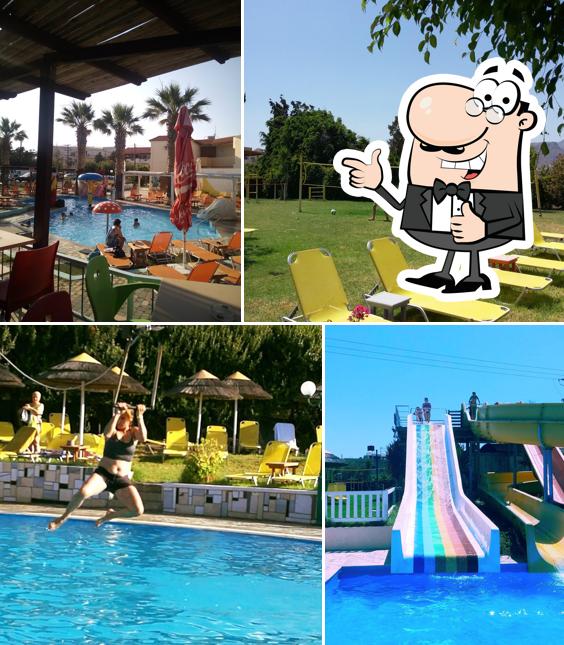 BRAVO WATER PARK, Gazi - Restaurant reviews