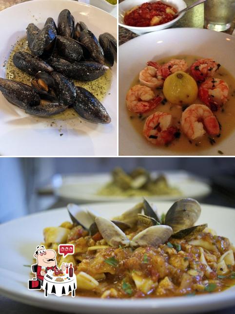 Попробуйте блюда с морепродуктами в "Sunset Italian Restaurant"