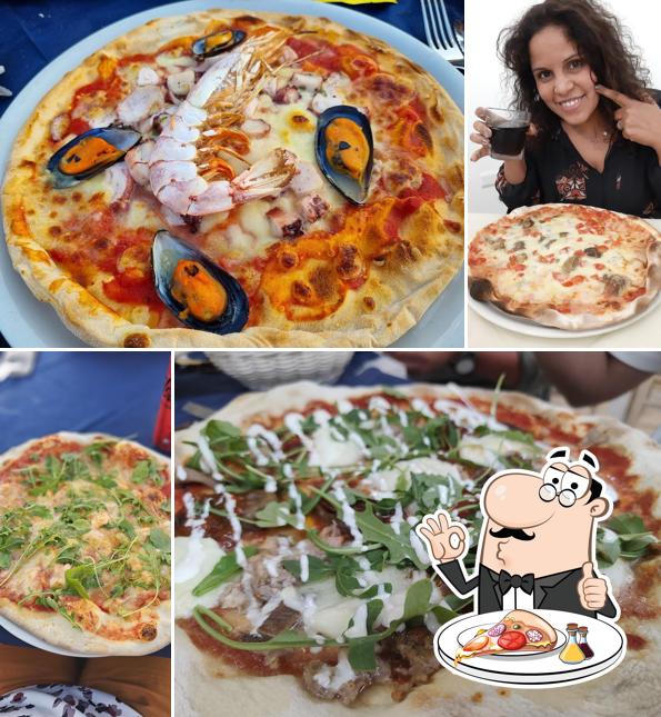 Scegli una pizza a Pizzeria La Suprema