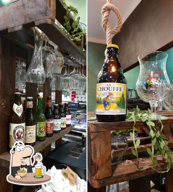 Jungle Cafe serve un'ampia gamma di birre