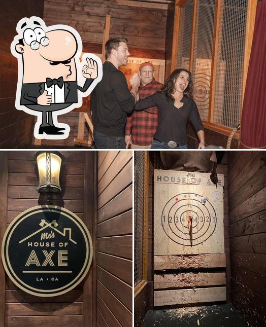 Mo's House Of Axe Restaurant, Bar, and Axe throwing in Los Angeles
