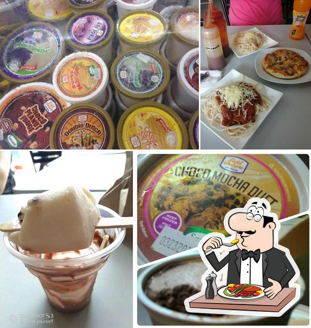 Ice Cream House restaurant, Pasig, H36H+C39 Restaurant menu and reviews