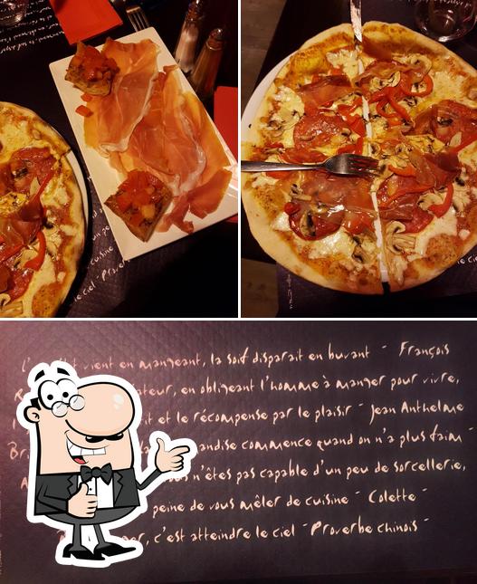 Regarder la photo de Ristorante Le Vesuvio Pizza