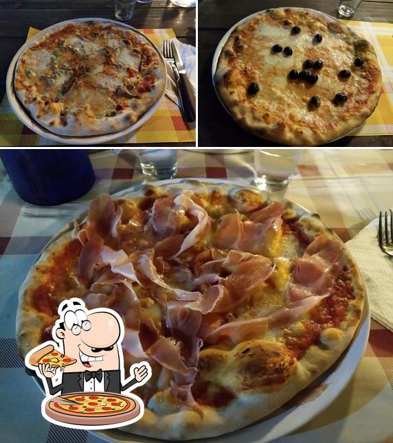 Scegli tra le svariate varianti di pizza