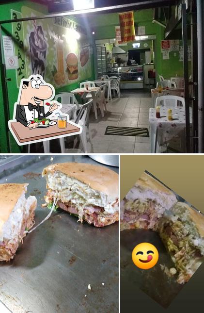 O JEFINHO LANCHES se destaca pelo comida e interior