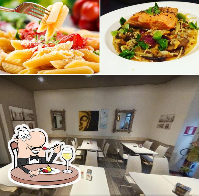 Dai un’occhiata alla foto che presenta la cibo e interni di Caffetteria con Ristoro di Ruffoni Sara - Como