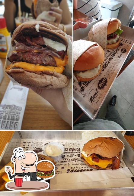 Try out a burger at Hum! Burguer & Executivos - Asa Norte