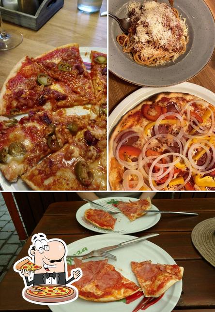Get pizza at Trattoria Pane e Vino