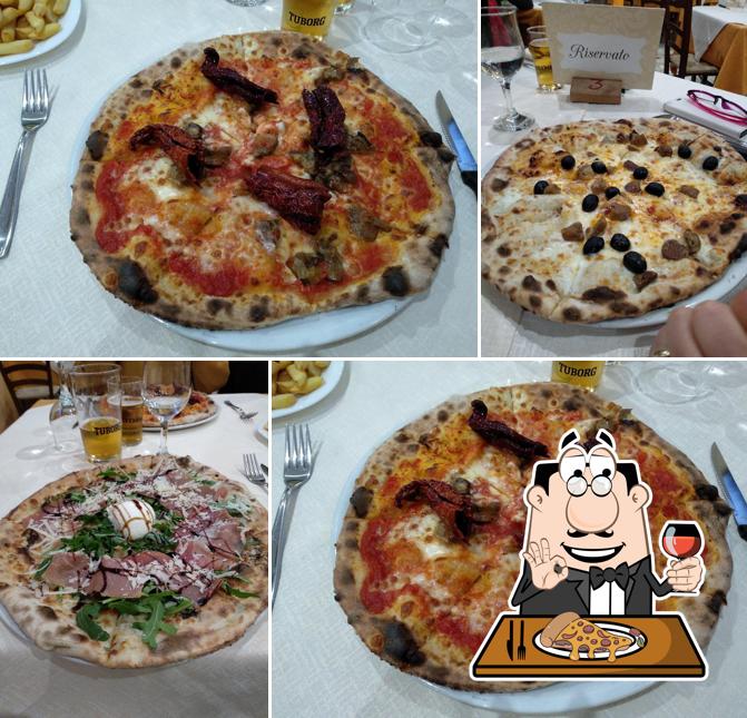 Ordina una pizza a Trattoria-Braceria da Corrado e Rosanna