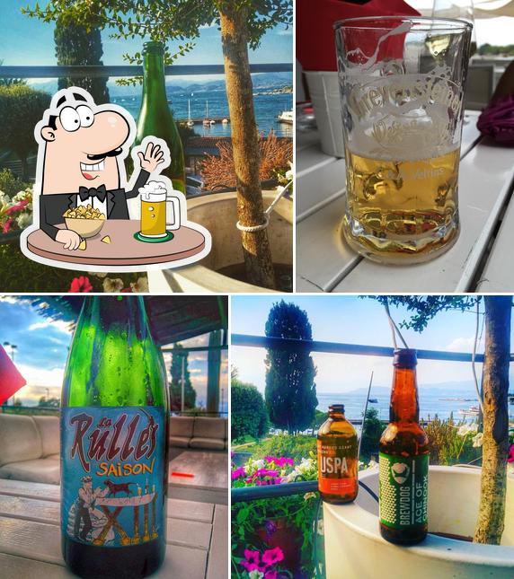 Puoi ordinare un rinfrescante bicchiere di birra chiara o scura