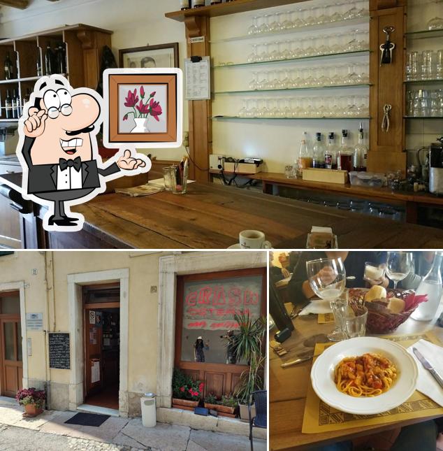 Osteria Crash si caratterizza per la interni e tavolo da pranzo