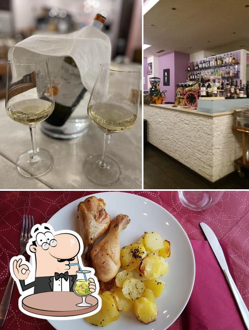 La bevanda e cibo del ristorante