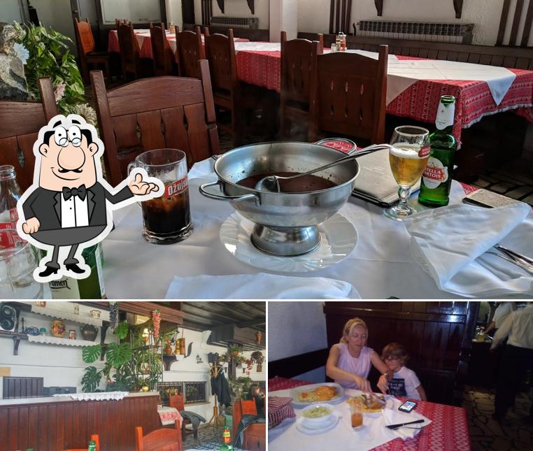 Dai un'occhiata agli interni di Restoran Bukara