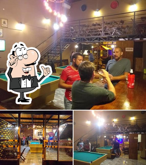 Veja imagens do interior do Saloon Western Bar