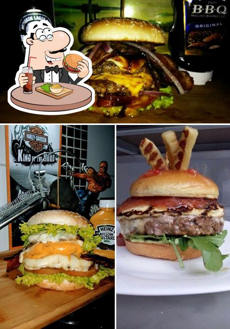 Experimente um hambúrguer no Retrô Burger Food Truck