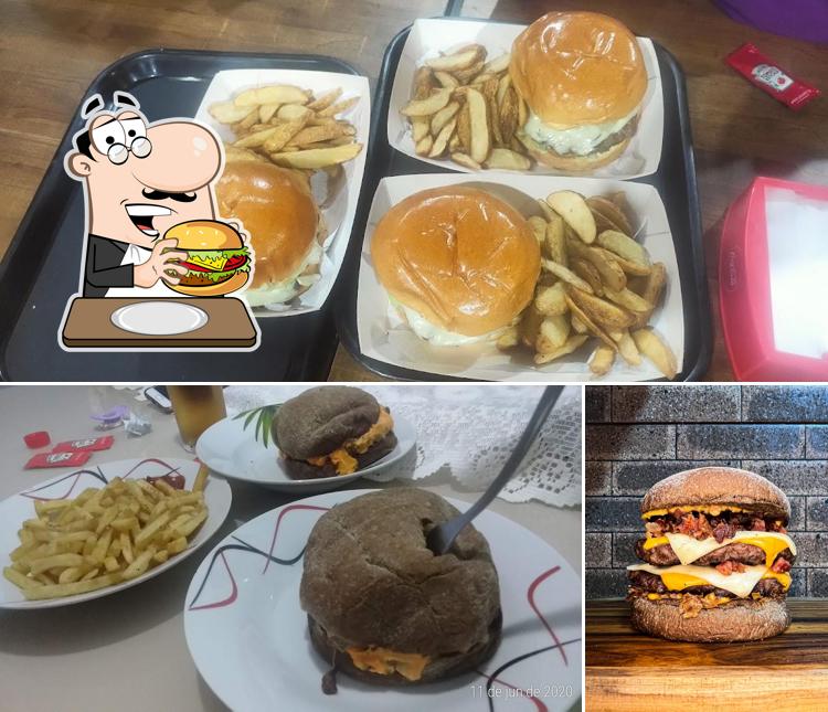 Delicie-se com um hambúrguer no Hamburgueria Texas