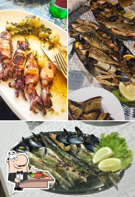 Try out different seafood items served at Restoran Vrgorac
